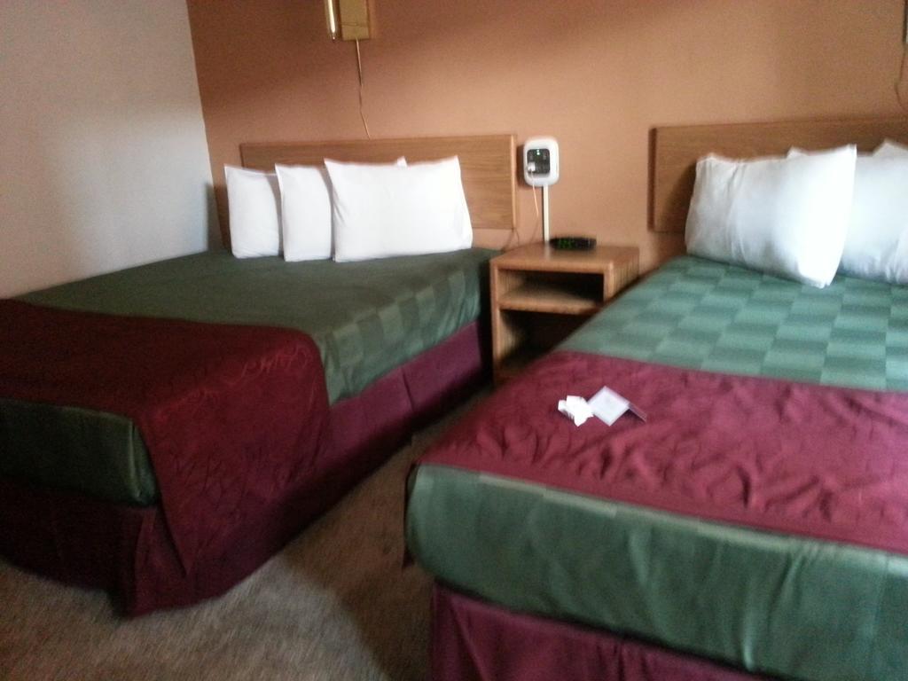 Mid Town Motel Грейт-Фолс Номер фото