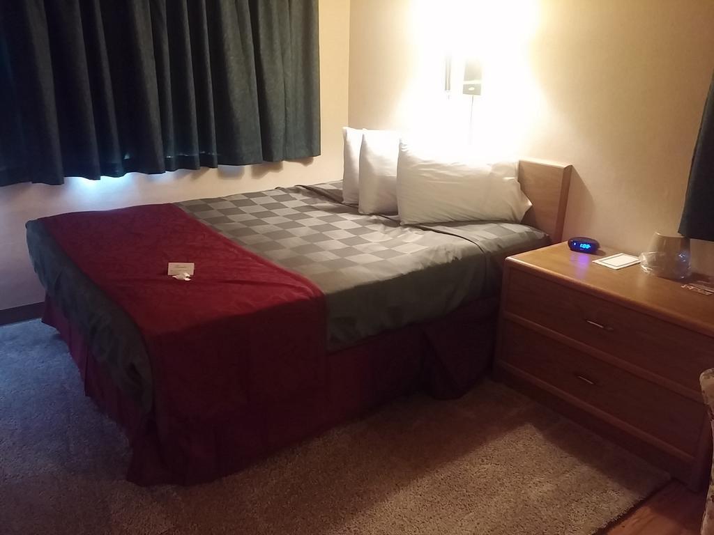 Mid Town Motel Грейт-Фолс Номер фото