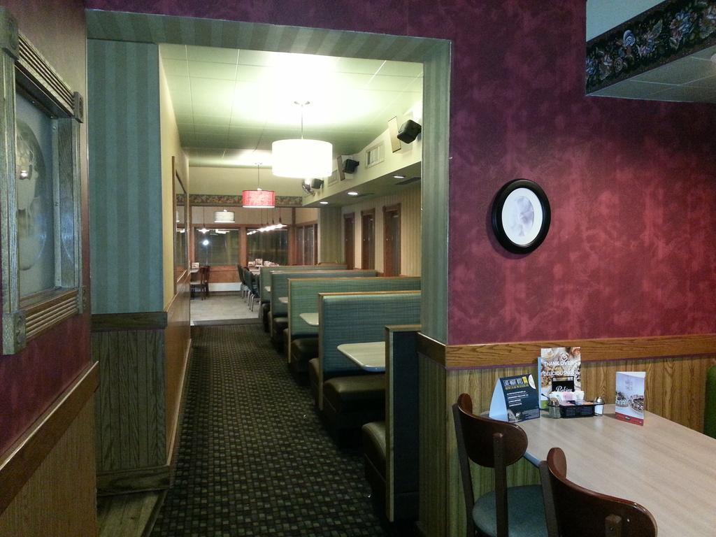 Mid Town Motel Грейт-Фолс Экстерьер фото